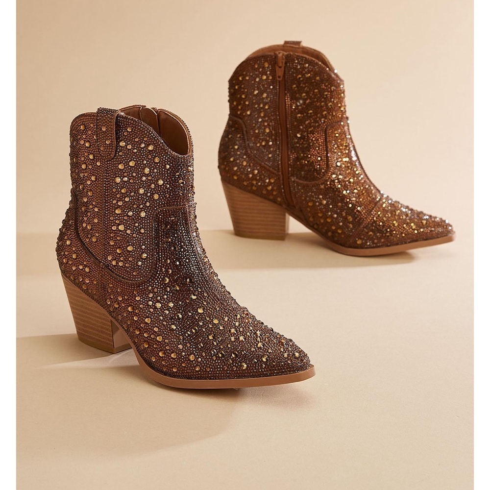VERSONA COMFORT BOOTIES- LIKE NEW CONDITION